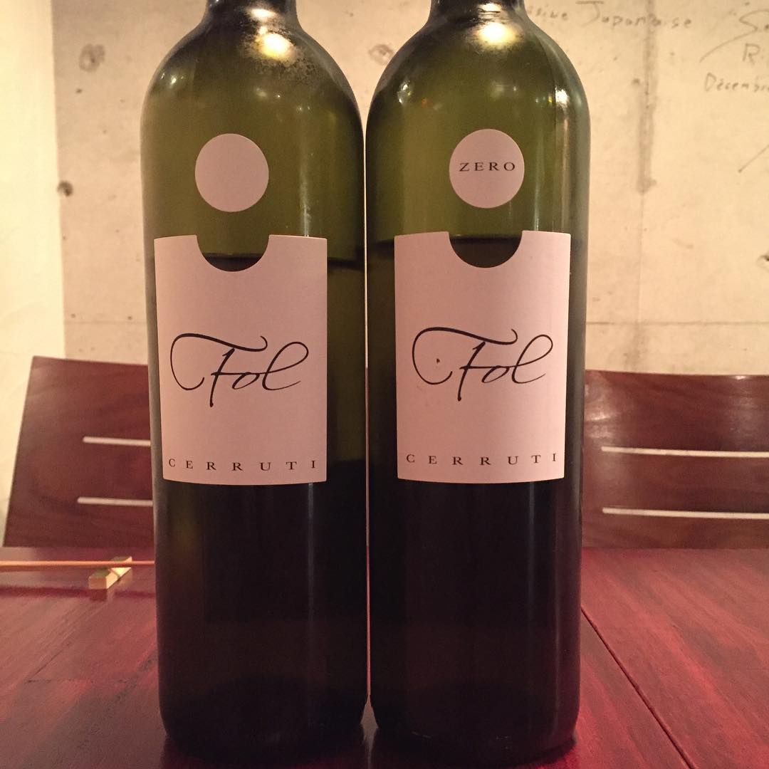 フォルのSo2入りとゼロの飲み比べ！どっちがいいとは言えない。どっちもいいね！#グラスワイン