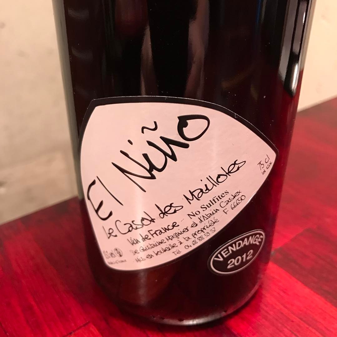 今日はこのワインをグラスでご提供です！カソ・デ・マイヨールエル・ニーニョ 2012 赤フランスの南、ルーションの崖の上にある畑からつくられるワインです。