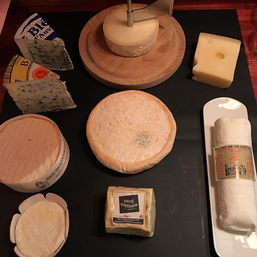 今日のチーズ会のラインナップ#うまそう#超豪華#これからカット