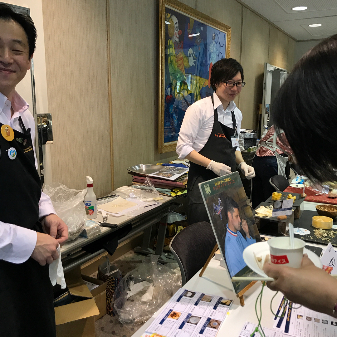 大分チーズサミットに潜入中🧀九州と近隣の国産チーズおよびワイン生産者が大集合。おなじみ欧グルマンもブースを出しています