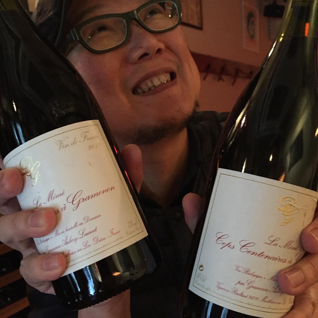 遅くなりましたが、あけましておめでとうございます。本年もよろしくお願いいたします。本日6日から営業します。お正月なんで、なかなかグラスであけないワインあけちゃいます。ドメーヌ・グラムノン「メメ 2012」ちょっと早いとは思いますが、いいんじゃないかなぁ#グラスでメメ#1月の営業は19日まで#リニューアルします#イルフェソワフ