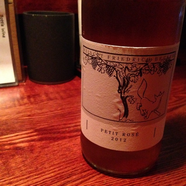 なんかムシムシ暑いな〜って時は、冷えたロゼでクールダウンしようー！ベッカーのロゼがいい感じですよ