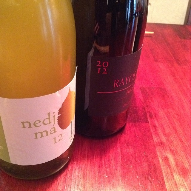 今日はジル・アゾーニの濁った白と、オリヴィエ・リヴィエールのスペイン赤をグラスに追加